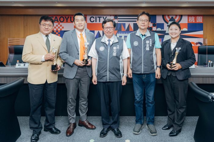 桃園地政局「桃仲獎」選拔 表揚機績優不動產經紀業者 20220713173723791