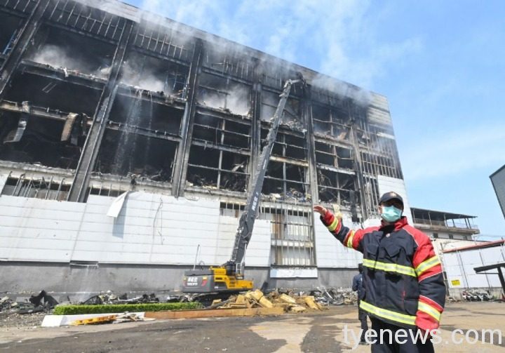美福倉儲火場收尾 確保穩定供電、清運廢棄物 20223161235 55 5