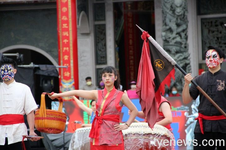 龍華科大燃燒「宋江魂」發揚傳統技藝文化 2022高雄內門宋江陣 龍華科大師生氣勢磅礡展現宋江魂 2