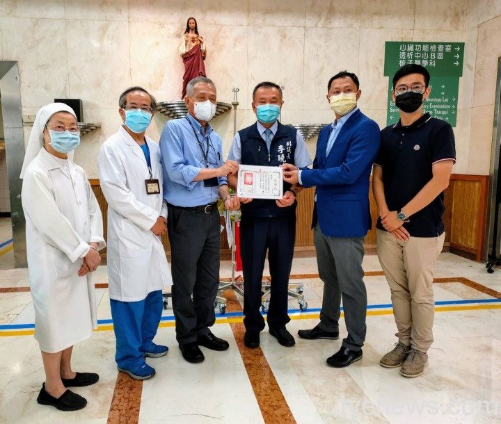 桃市副議長李曉鐘支持醫護 捐贈高氧器予聖保祿醫院 204601
