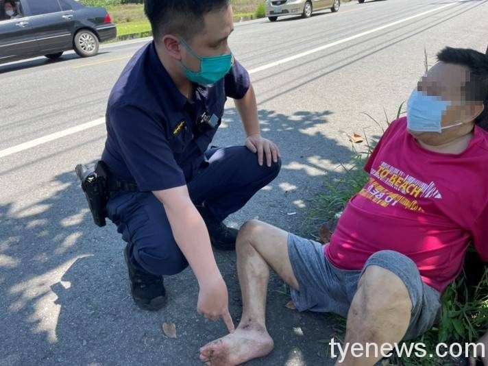 「無罩」視障男摔跌路旁 新坡派出所暖心提供口罩護送返家 21428