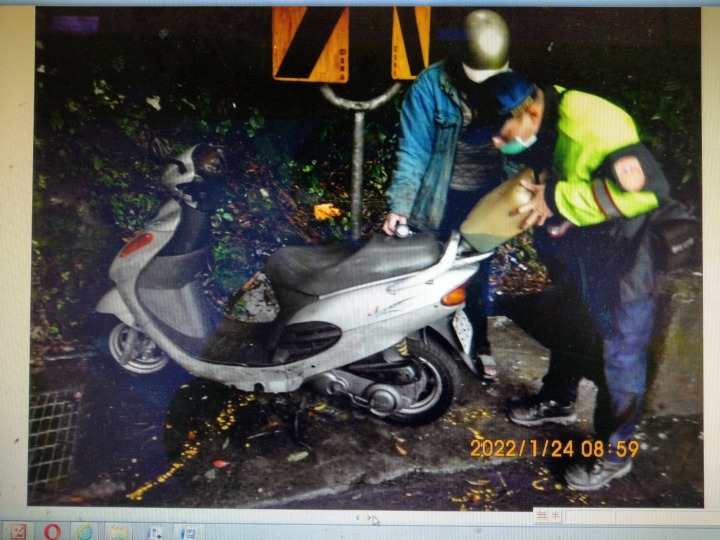 6旬翁機車拋錨困台七線 不敢求援待整夜 232727