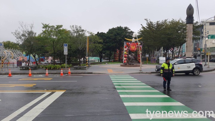 平鎮分局各單位執勤人員將落實各項交通疏導管制勤務。圖:警方提供 平鎮分局各單位執勤人員將落實各項交通疏導管制勤務。圖:警方提供
