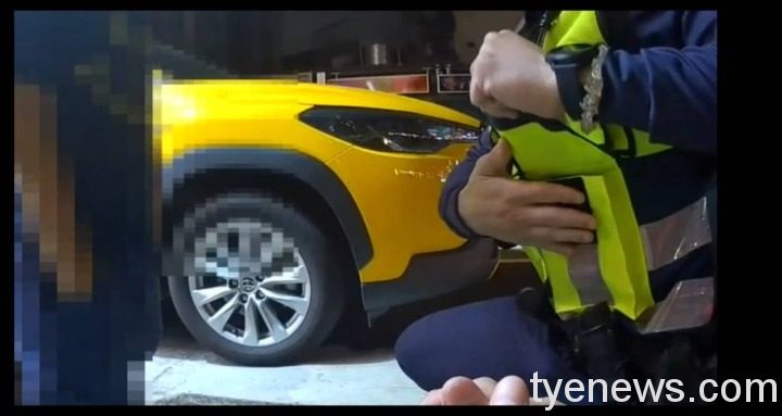 【有片】5歲男童走失街頭哭 巧遇警察叔叔揮手求助 252639