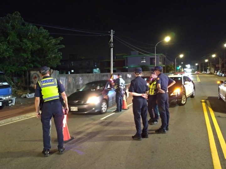 271375 桃園市警方執行酒駕取締專案勤務。圖:警方提供