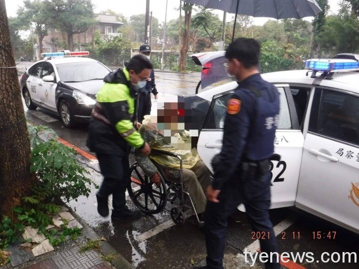 老翁除夕雨中迷途 大安派出所助平安返家圍爐 272632
