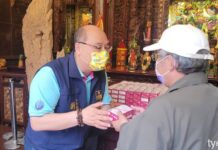 【有片】劉勝全率誠聖宮免費發900劑快篩 超長排隊人龍