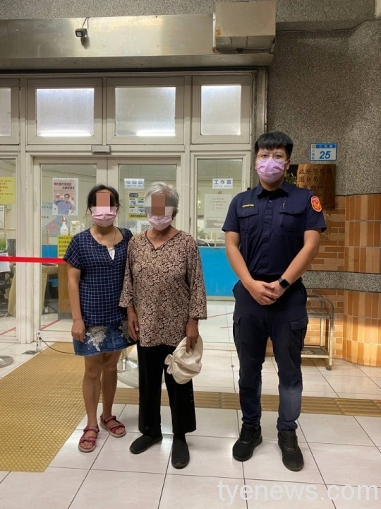8旬老婦走失街頭 大園警協助返家 29064 scaled 1