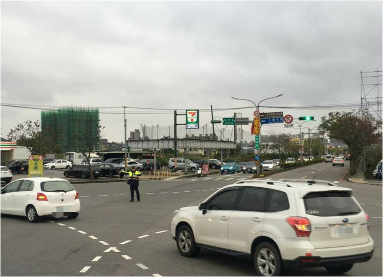 清明連假八德警加強疏導 替代道路維護交通順暢 295773