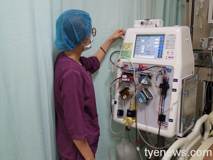 北榮桃分院「洗腎透析治療」提供病患專業照護 2機器運作監測