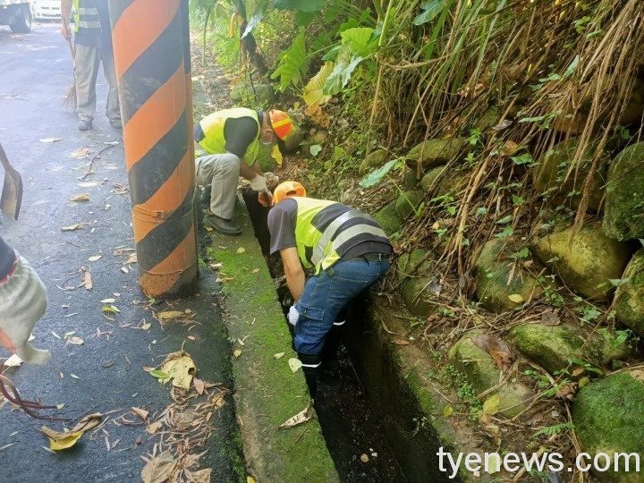 桃市清潔員犧牲假日 清出颱風殘局36噸垃圾、障礙物 3 3 13