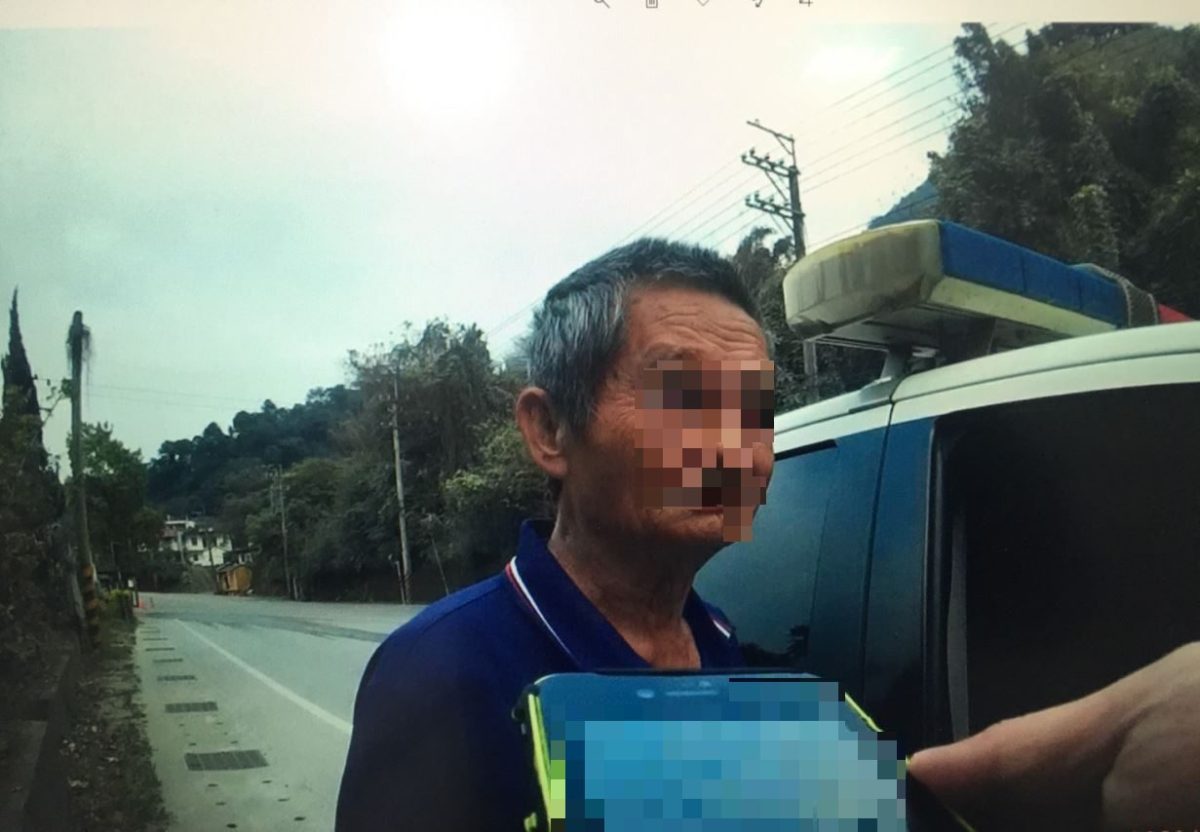 老翁徒步20公里找工作 內柵所羅暘諭機警關心助返家