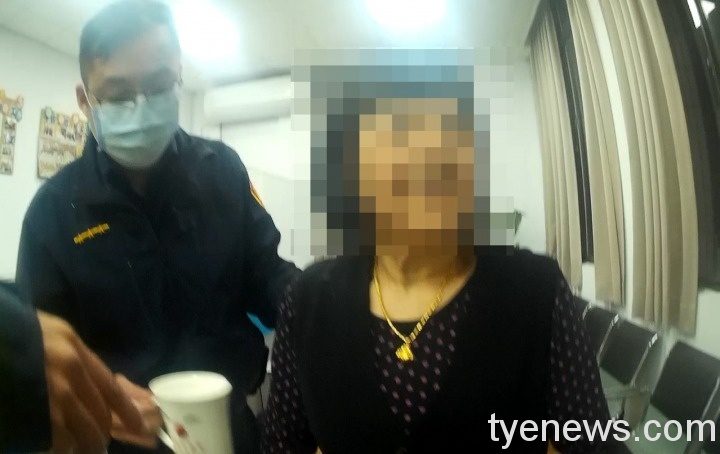 【有片】老婦迷途騎樓緊張徘徊 內壢所助平安與家人團聚 4 16 1