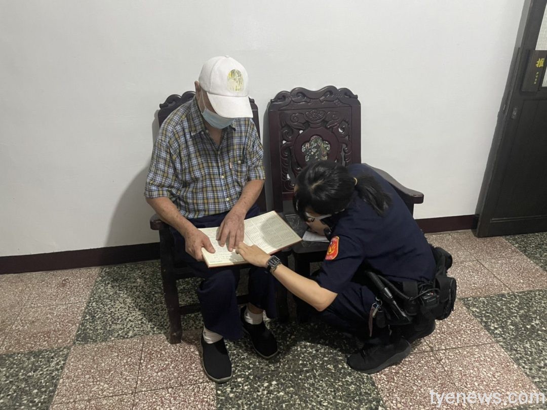 老婆不見了?8旬翁深夜獨自徘徊 平鎮警助其返家 416547