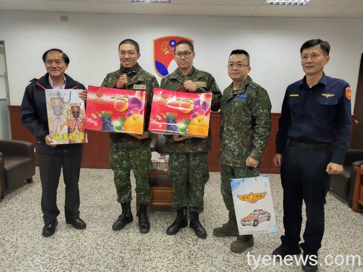 遊覽車司機國道陷昏迷 國軍乘客危機處理避免重大意外 419924
