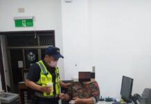 【有片】老婦半夜迷途7公里 熱心民眾報警協助返家