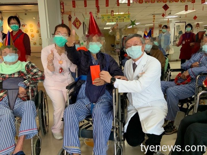 北榮桃「長青園」舉辦慶生春節活動 陪伴住民不寂寞 5 1 1 2