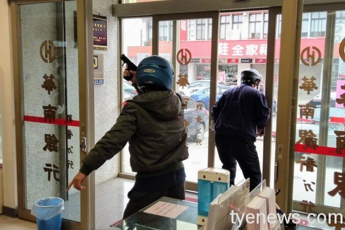 好像警匪片!大園警分局防搶演練荷槍實彈超震撼 523887