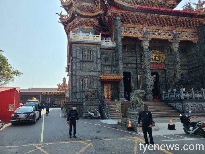 春節參香車輛拋錨 草漯派出所協助接電解困 528078