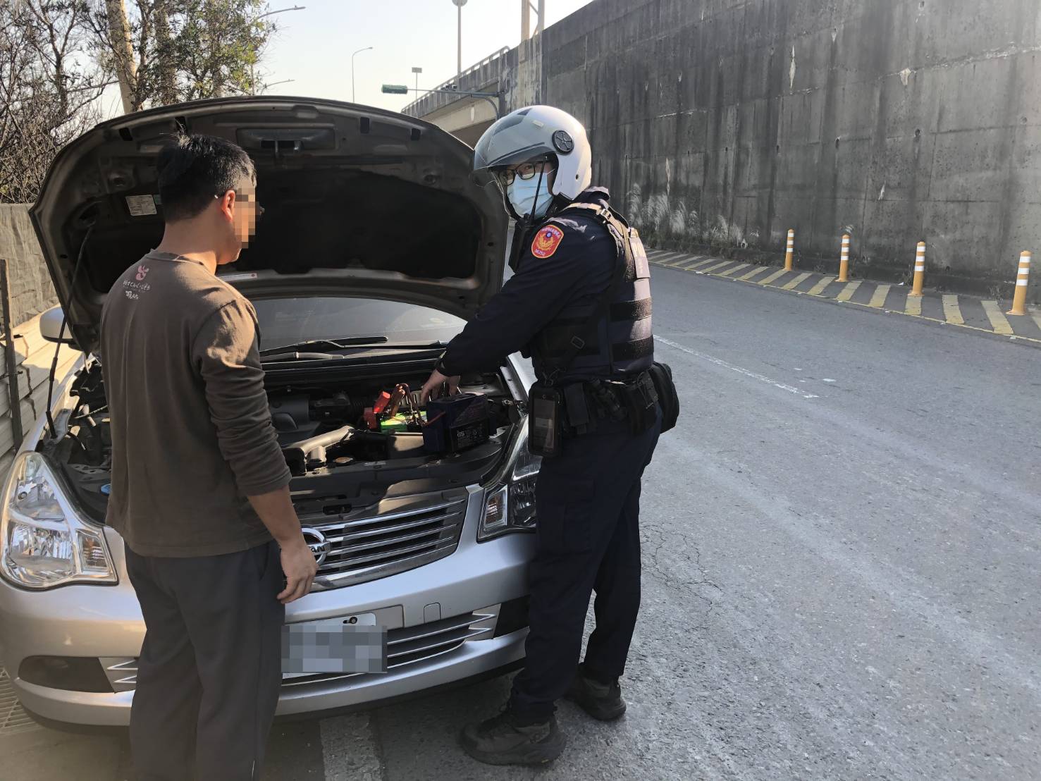 車輛拋錨 潮音派出所及時道路援助 530138