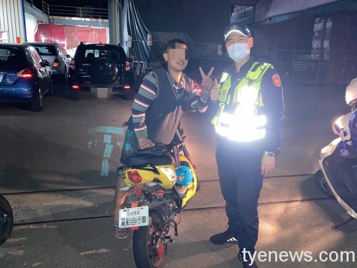 大園警泰文也能通 警用翻譯軟體協助迷路移工返宿舍 530532