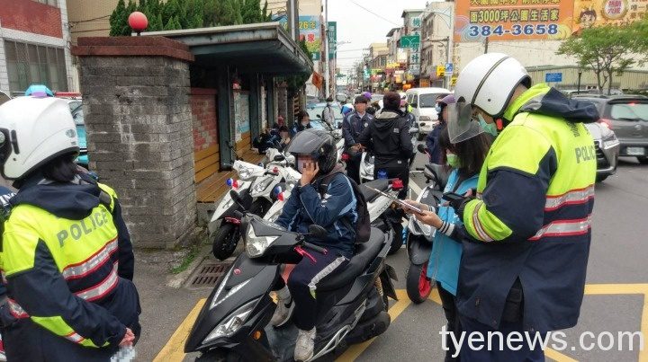 打擊改裝車高噪音擾寧 大園警強力取締2小時攔查30多輛 532111