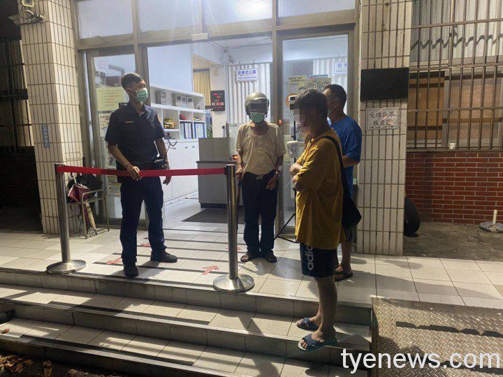 老翁睏未去出門蹓躂迷路 巡警協助返家