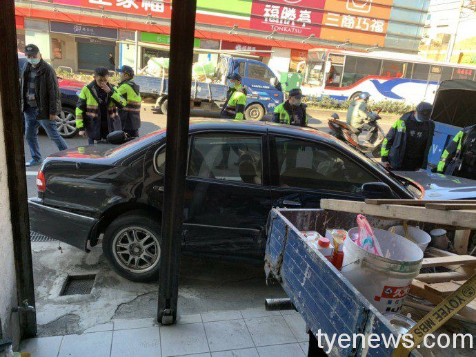 【有片】自小客藏毒撞警車逃逸 同安派出所全力圍捕 583790