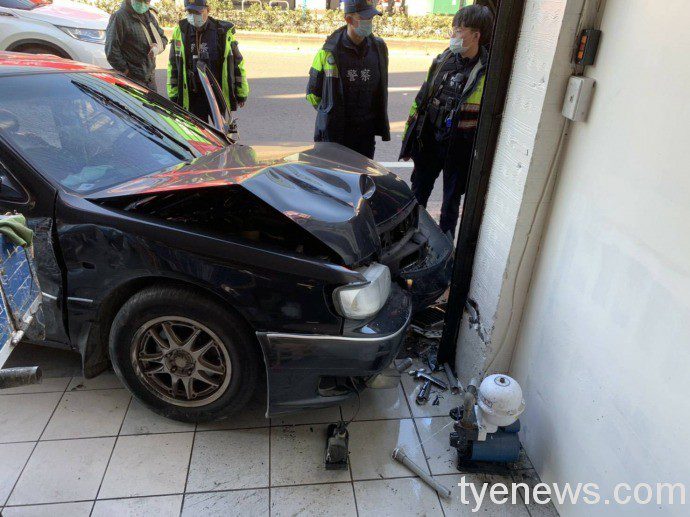 【有片】自小客藏毒撞警車逃逸 同安派出所全力圍捕 583791
