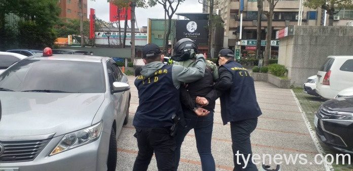桃園分局防搶演練超逼真 歹徒搶劫不忘配合防疫 590541