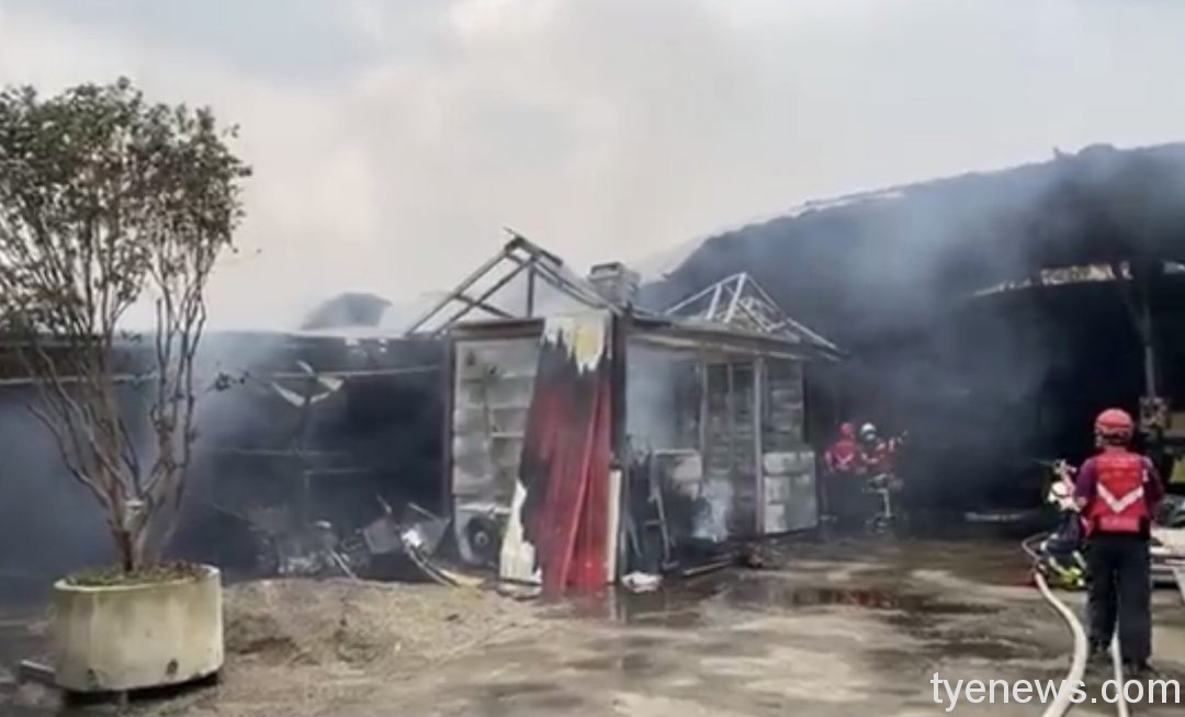 【有片】大溪石化工廠傳火警 鐵皮倉庫竄大量黑煙