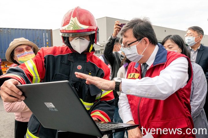 楊梅家樂福倉儲建築物塌陷 鄭文燦視察救災情形 6 2 1