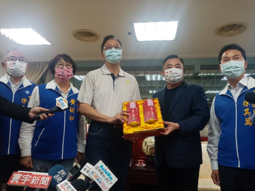 【有片】成功破冰!張善政順利拜會邱奕勝 邱:我會支持他 60934 scaled 1