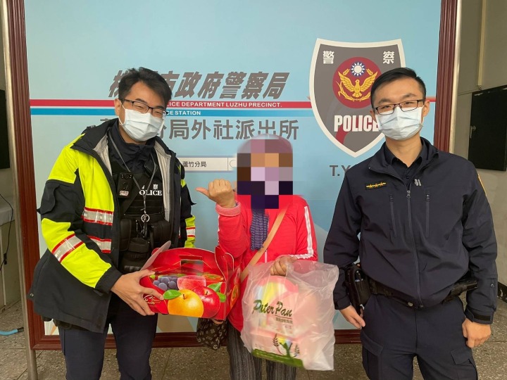 7旬翁搭錯車徬徨受冷風吹 蘆竹警跨區護送回家 619331