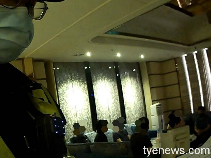 【有片】停業酒店內傳聲響!桃園警當場逮7人群聚依法裁處 669949 scaled 1