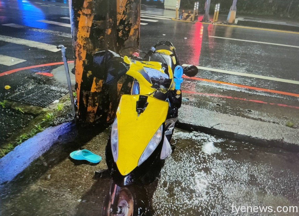 【有片】疑迴轉未注意釀禍 機車零件噴飛騎士躺地抽搐 691512
