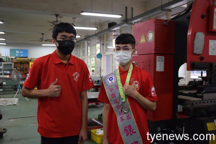 桃竹苗分署培訓選手呂萬順 勇奪全國技能競賽板金職類銀牌 6ED616B3 2716 4B86 AB7B 25984AA86EC6