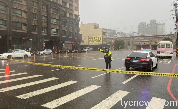 強降雨地下道積水影響交通 楊梅警交管守護用路人 7 12