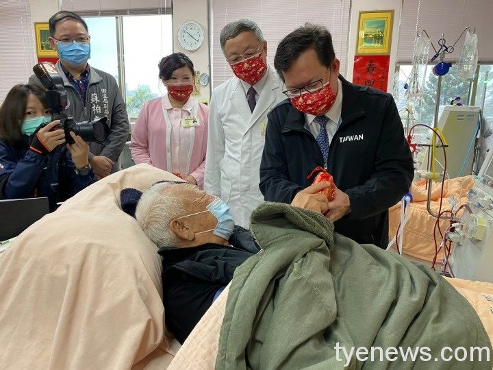 守護民眾健康24H堅守崗位 鄭文燦前往桃榮慰問一線醫護 7 9