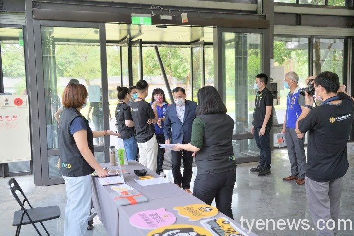 桃議長邱奕勝關心5G自駕推動 視察虎頭山創新園區 817 虎頭山創新園區 210817 10