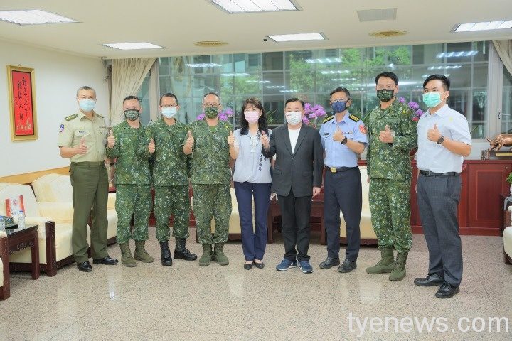 邱奕勝贈駐桃國軍各單位5~15萬元 祝福中秋佳節愉快 910 秋節勞軍 210910 0