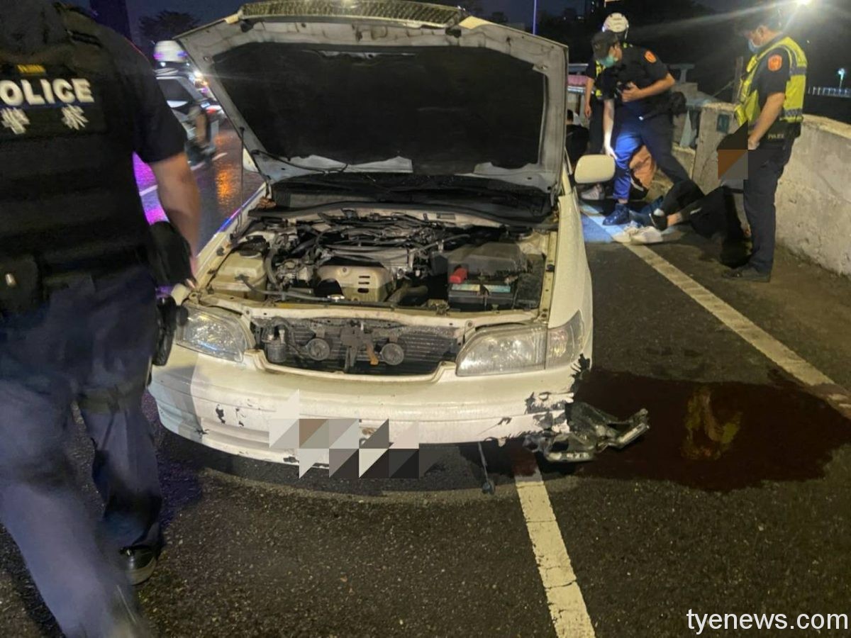 【有片】桃園街頭警匪追逐 4嫌駕贓車拒檢自撞橋柱被逮 939813 scaled 1
