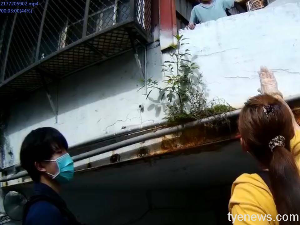 忘記已除役!6旬老翁趕「教召」報到危險攀牆 944199