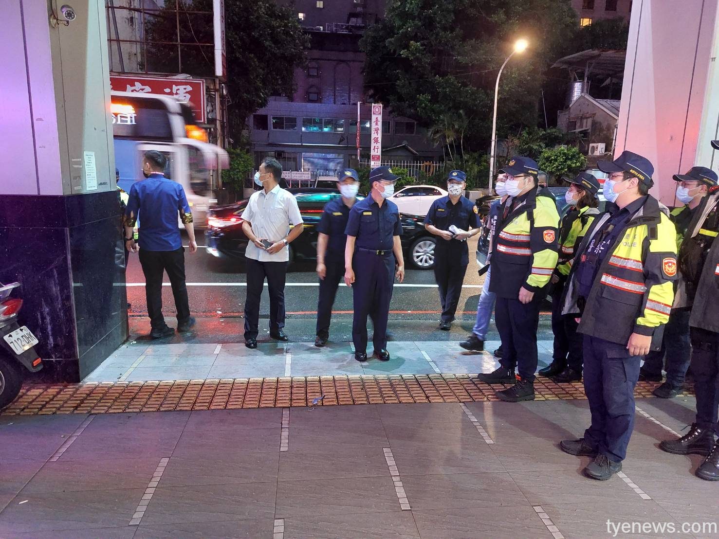 桃警執行威力掃蕩淨化治安 加強專案臨檢勤務 968782