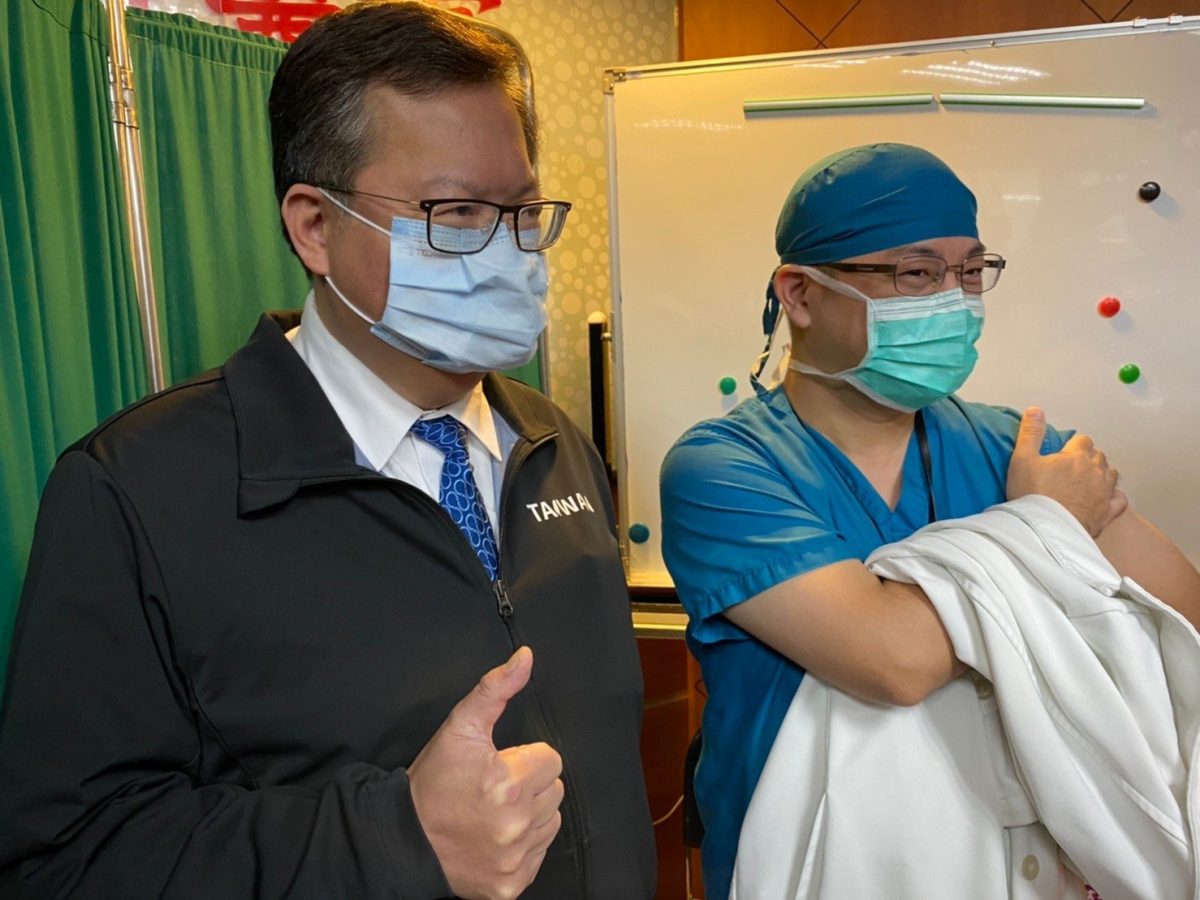 AZ疫苗開打 鄭文燦視察:最具效益之預防措施