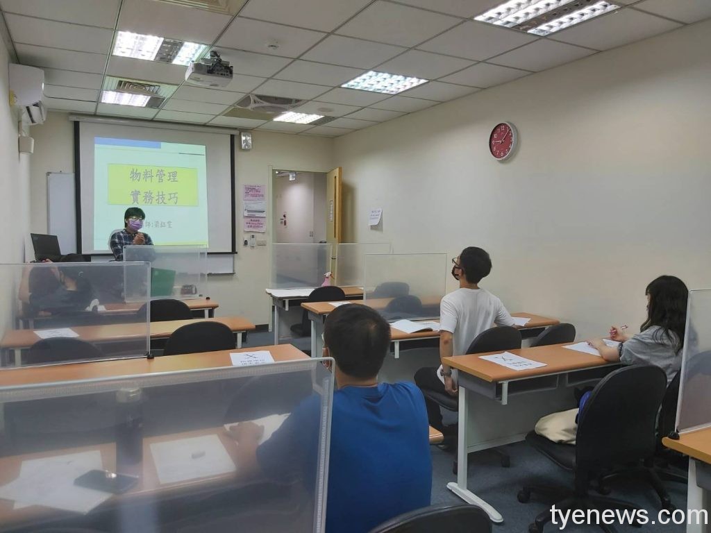 A 民盛應用企業透過桃竹苗分署輔導，指派中高齡員工參加物料管理實務技巧課程，增進職能。 scaled 1