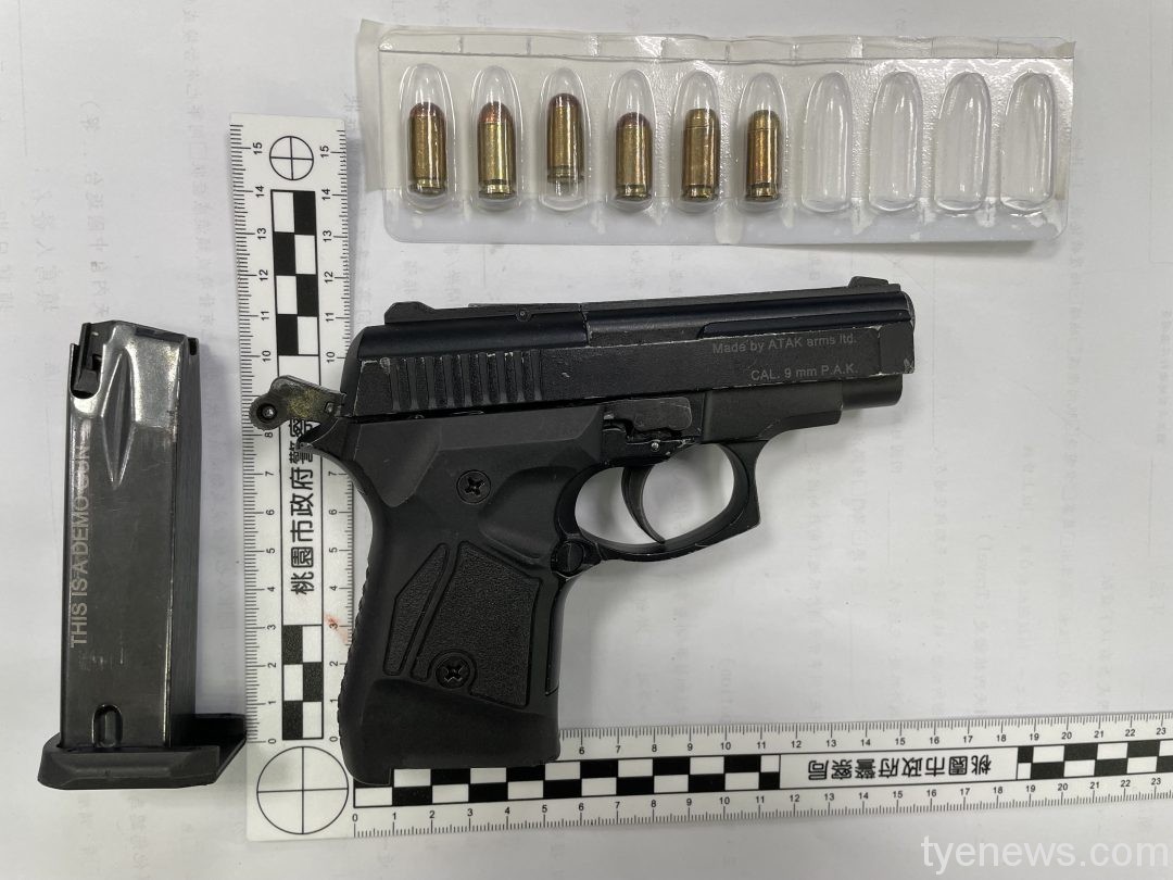 【有片】桃園上演警匪追逐戰 4惡少拒檢逃逸衝撞警車 AAD119EA 8D8E 457F 96EE 7AA97E1E5FEA