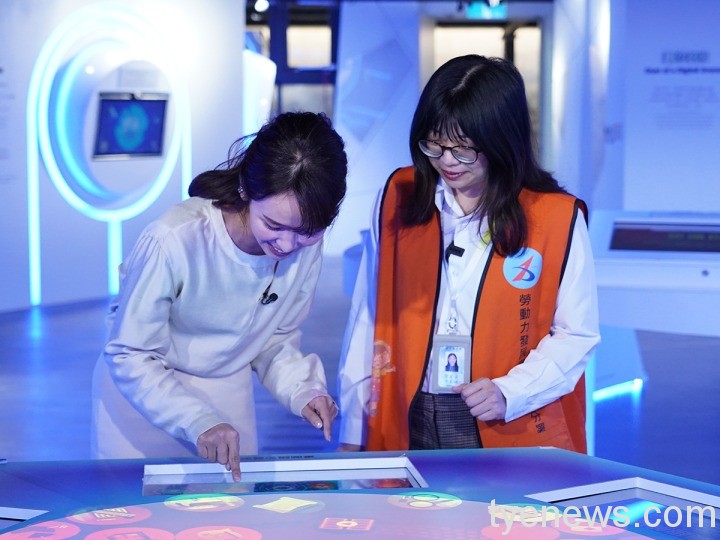 桃竹苗分署「賈桃樂學習主題館」VR 職場體驗 客家妹陳明珠來開箱 B