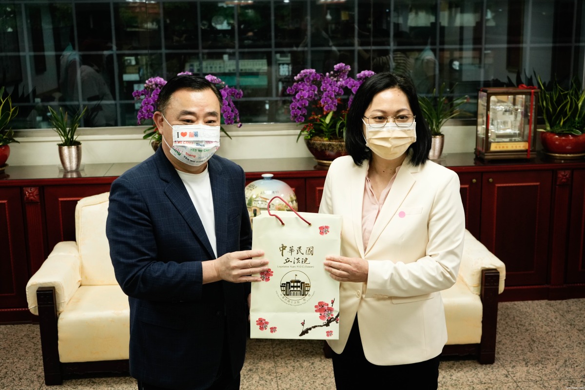 賴香伶請益之旅首站訪邱奕勝 賴:建設桃園不分顏色