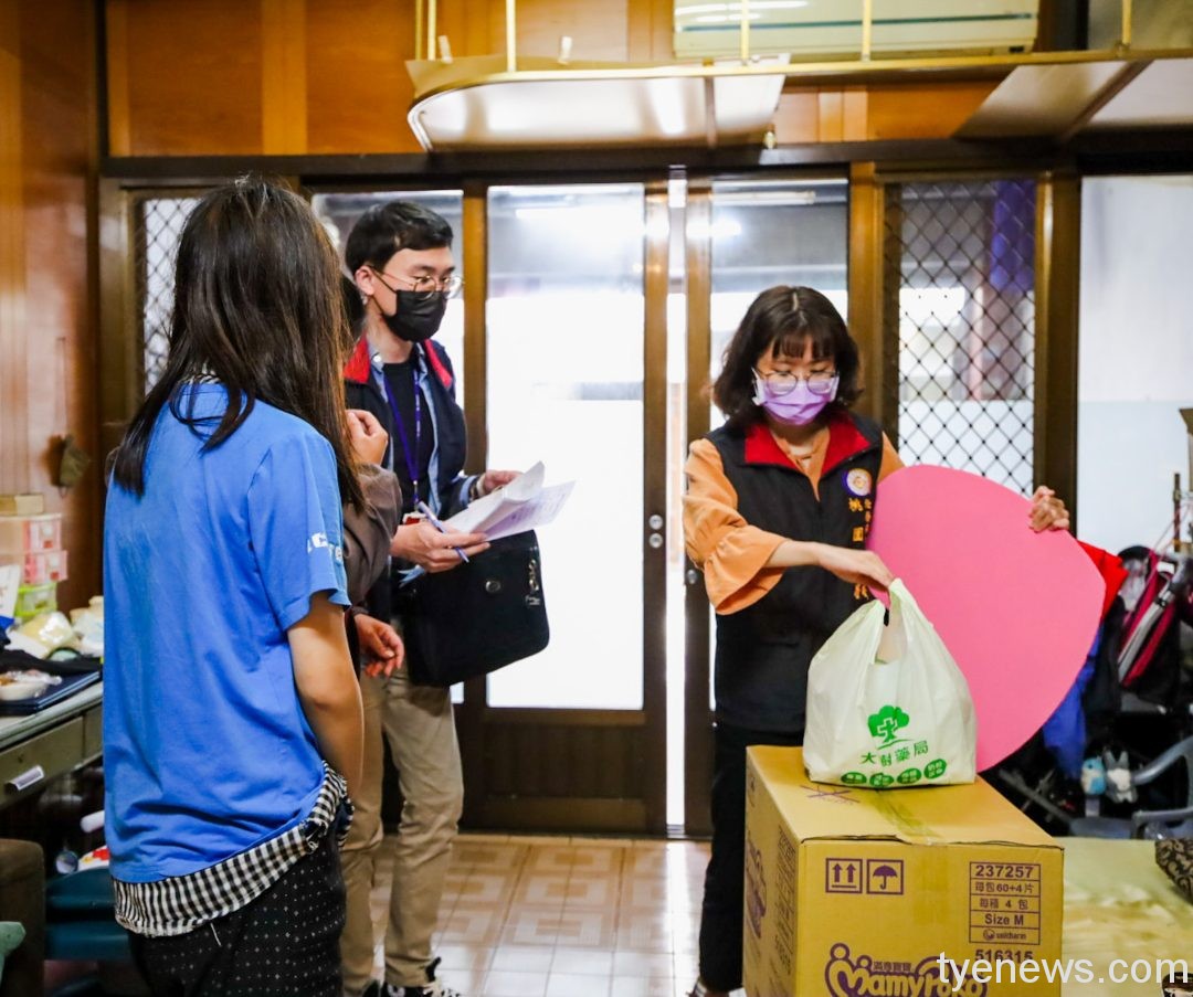 14歲小媽媽經濟困難 桃園分署暖心贈奶粉尿布 IMG 1621